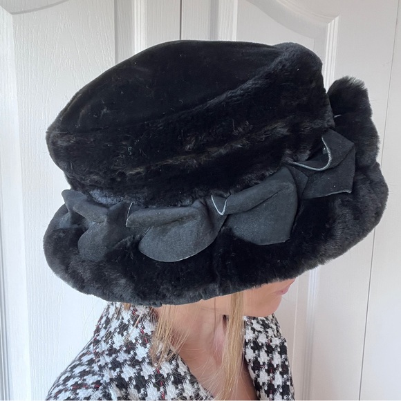 1990’s Holt Renfrew Fashion Hat - Picture 3 of 12